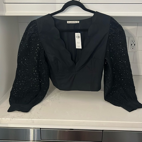 Abercrombie & Fitch Tops - Abercrombie & Fitch - cropped black shirt - NWT